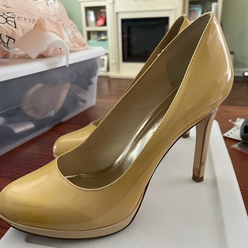BCBG heels